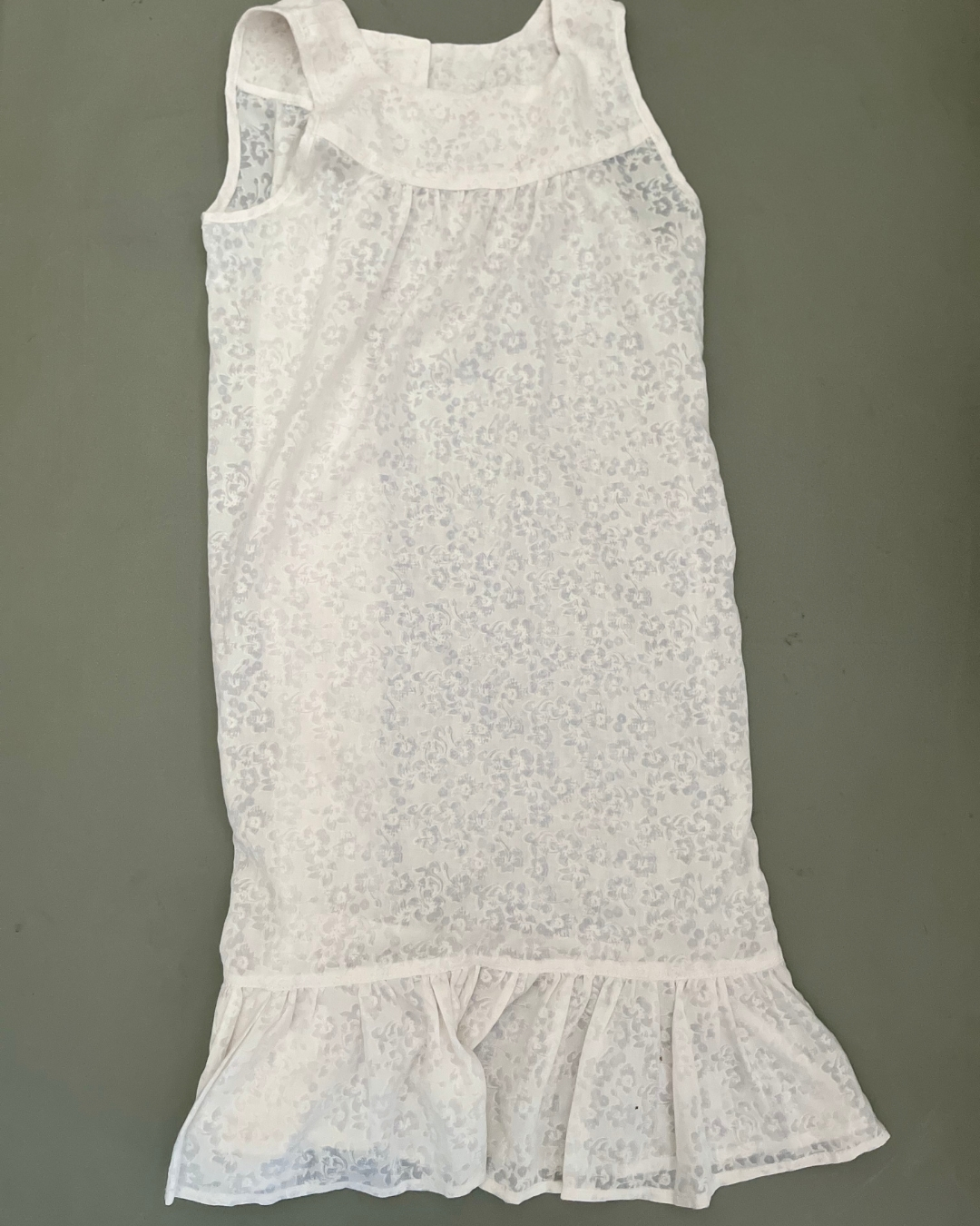 Good Nightied white tonal nightie 7/9Y