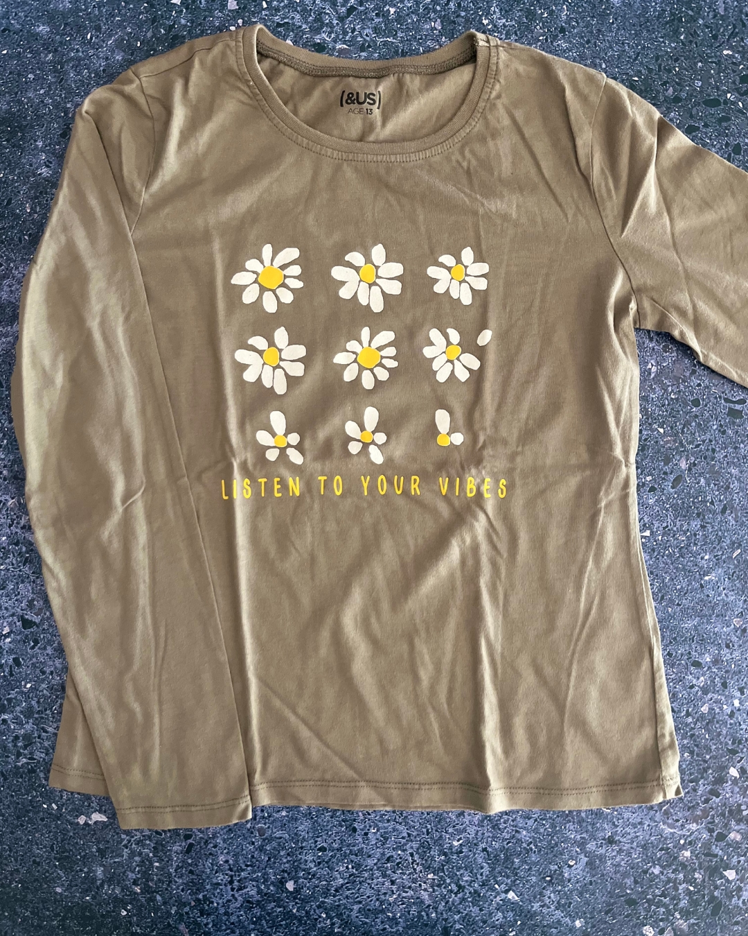 &US green long sleeve Listen to your Vibes T-shirt 13Y