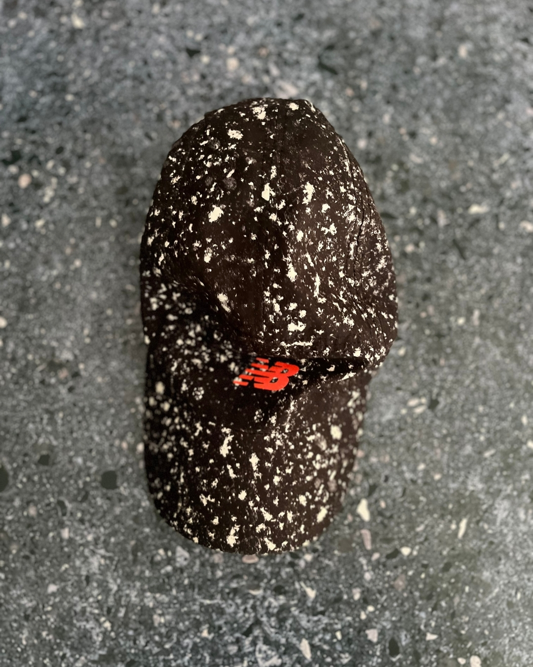 New Balance black and white cap Medium