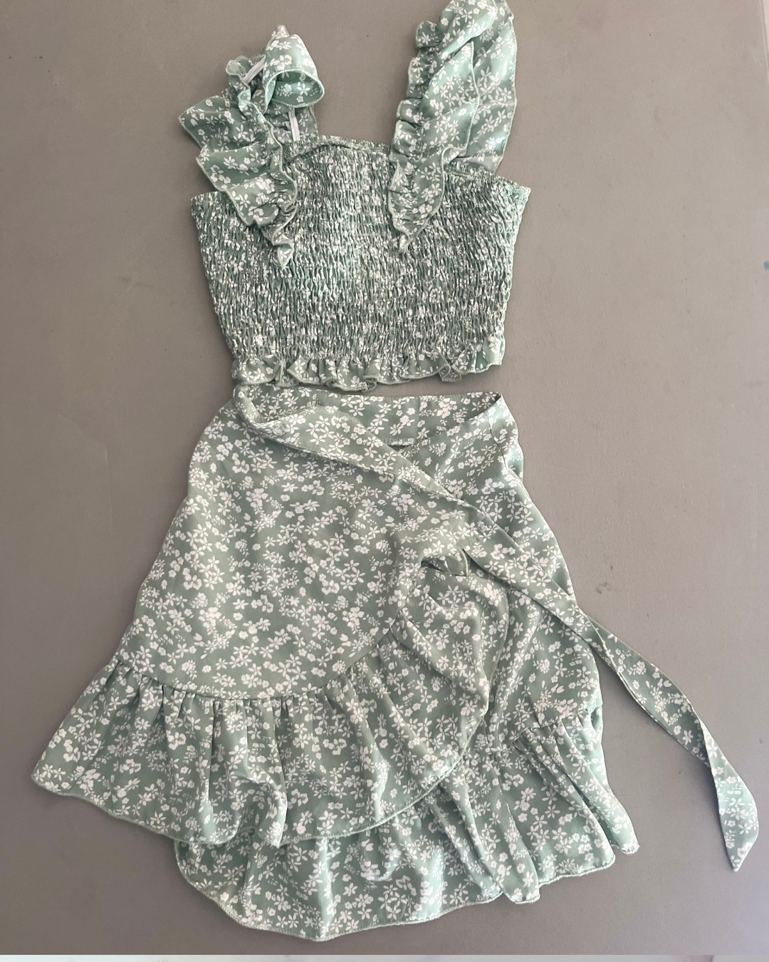 Shein green ditsy floral smocked top and matching wrap skirt 10/11Y