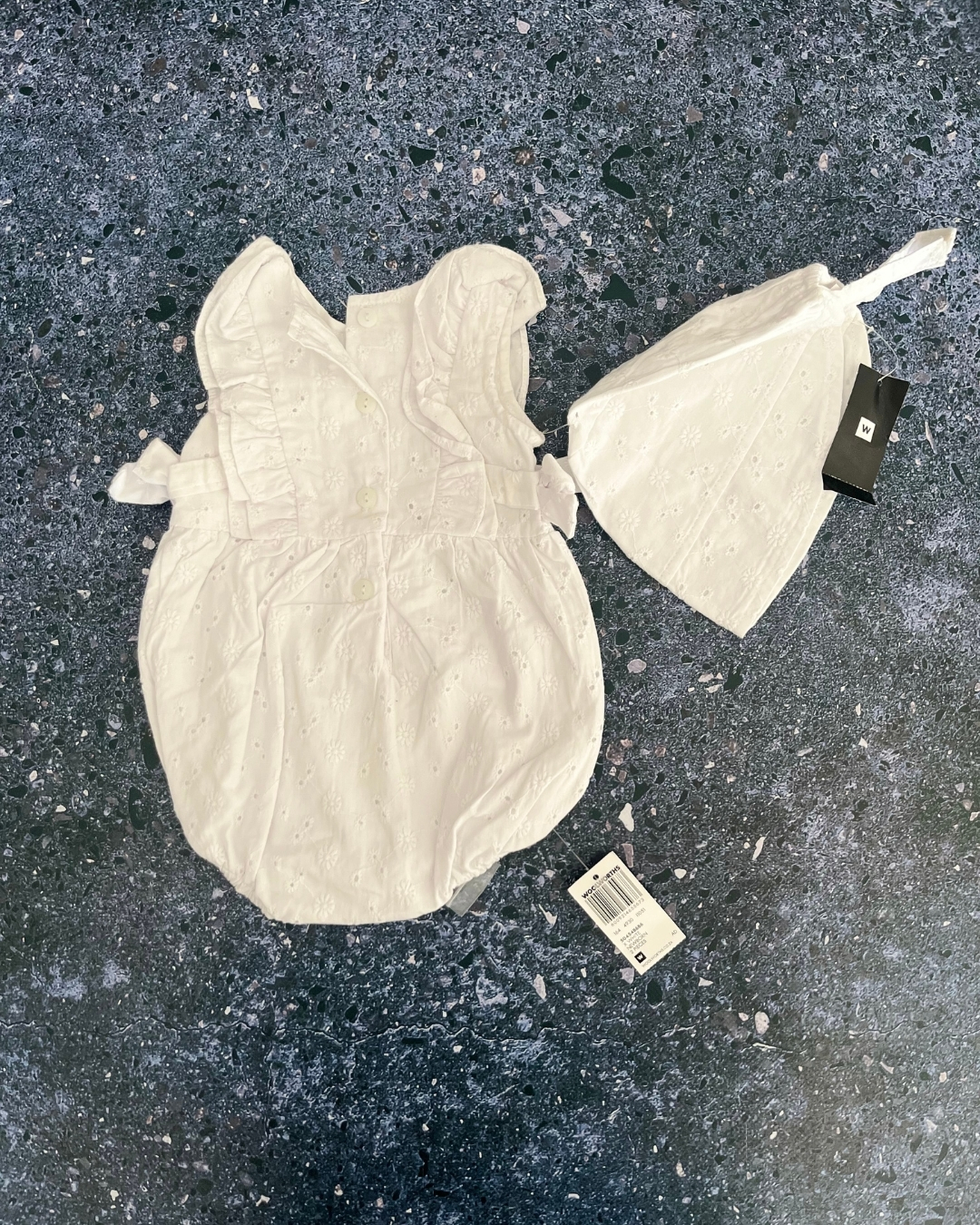 *NEW* Woolworths white tonal baby grow and headwear Newborn