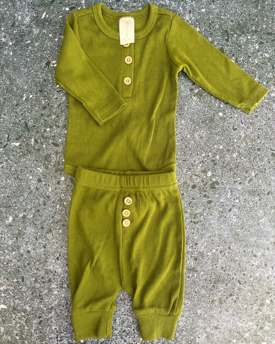 Clicks green ribbed baby grow and pants Newborn