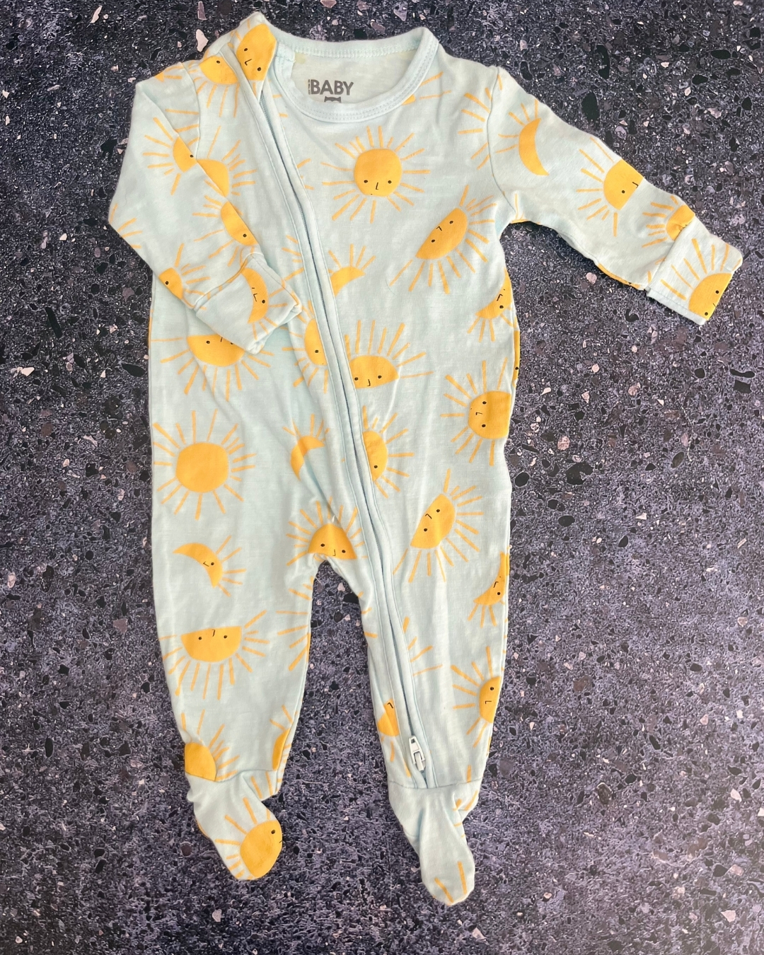 Cotton On blue sun onesie 0/3M