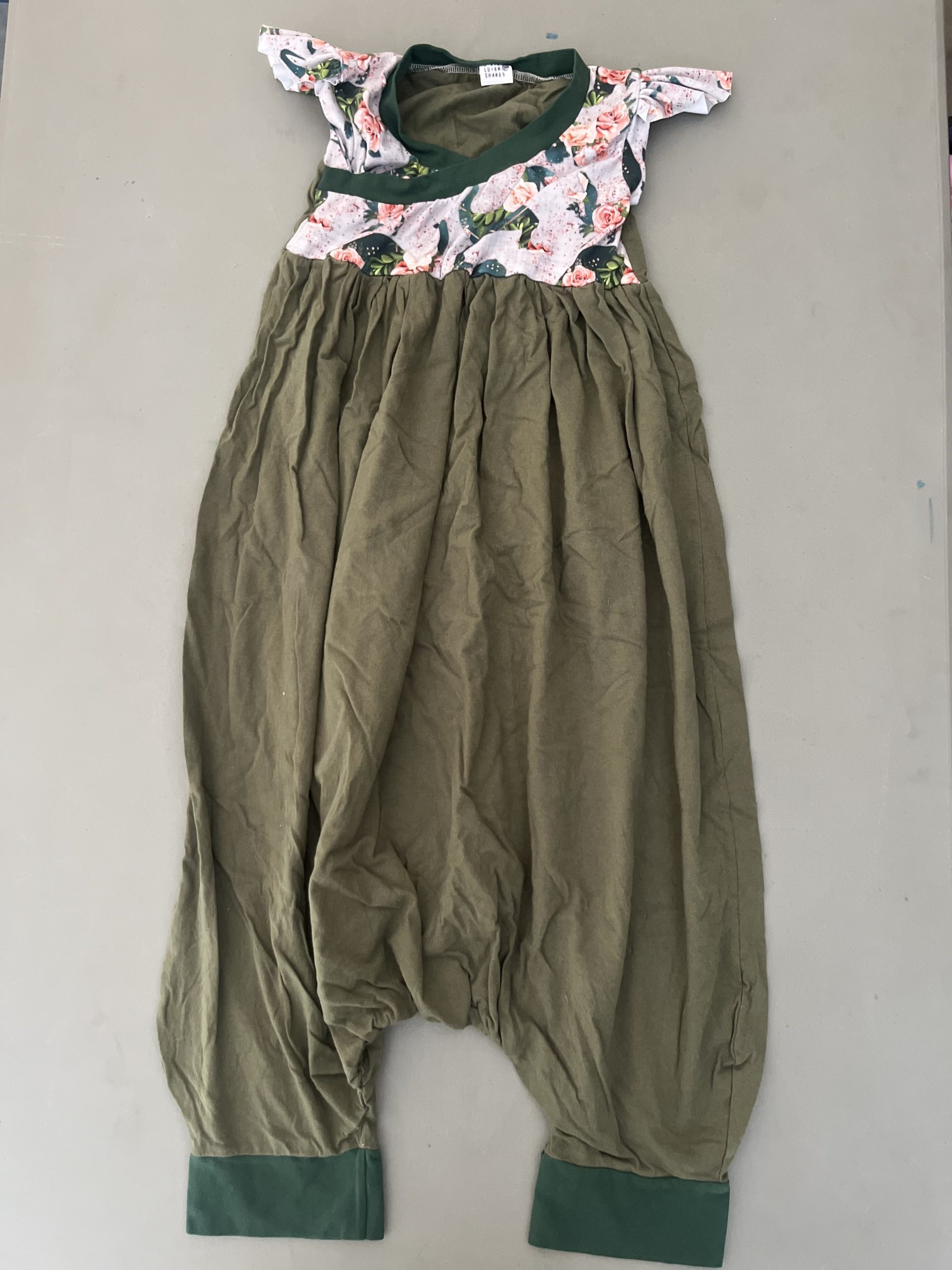 Luier Shakes green romper 5/6Y