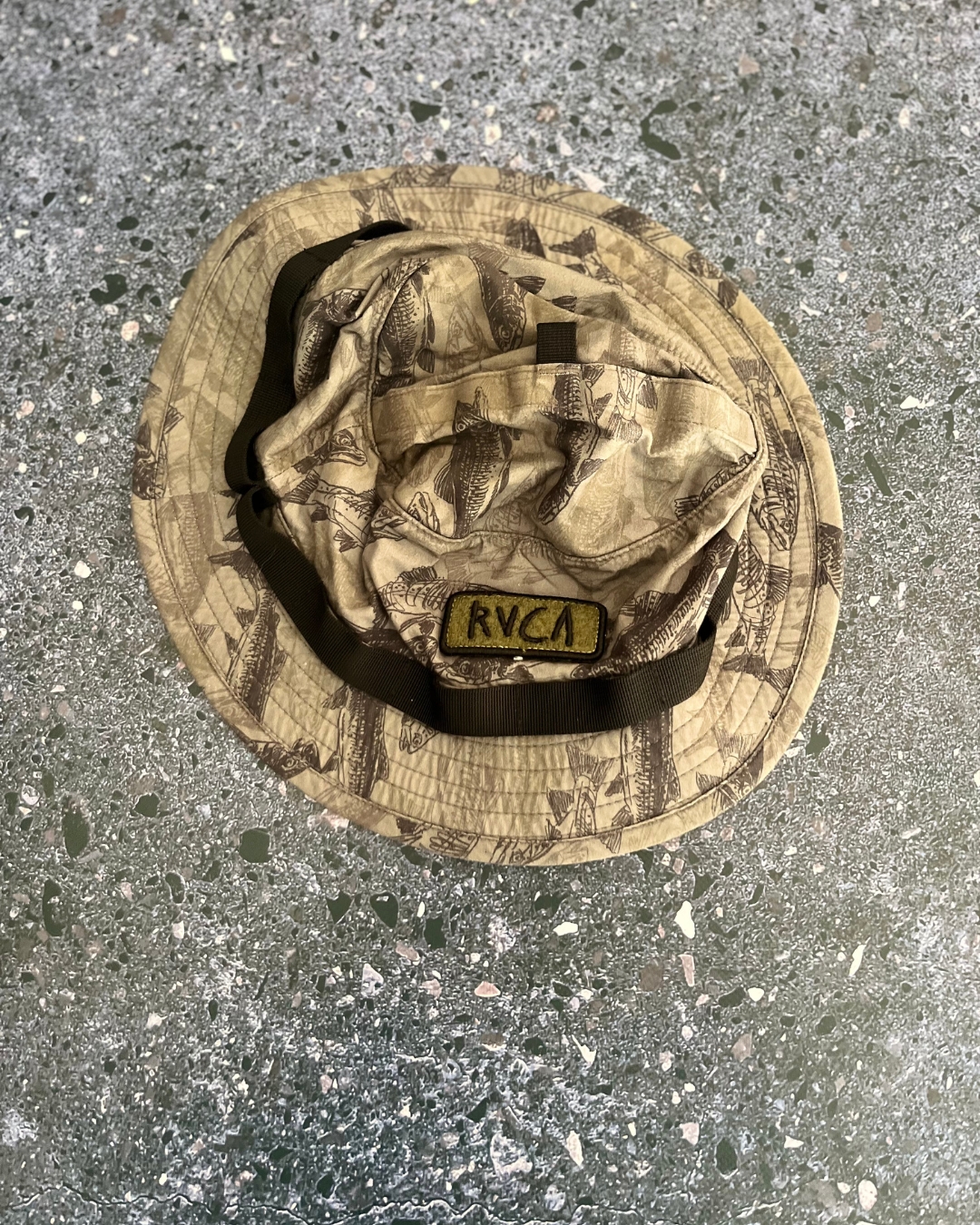 RVCA grey salmon bucket hat Medium (8/10Y)