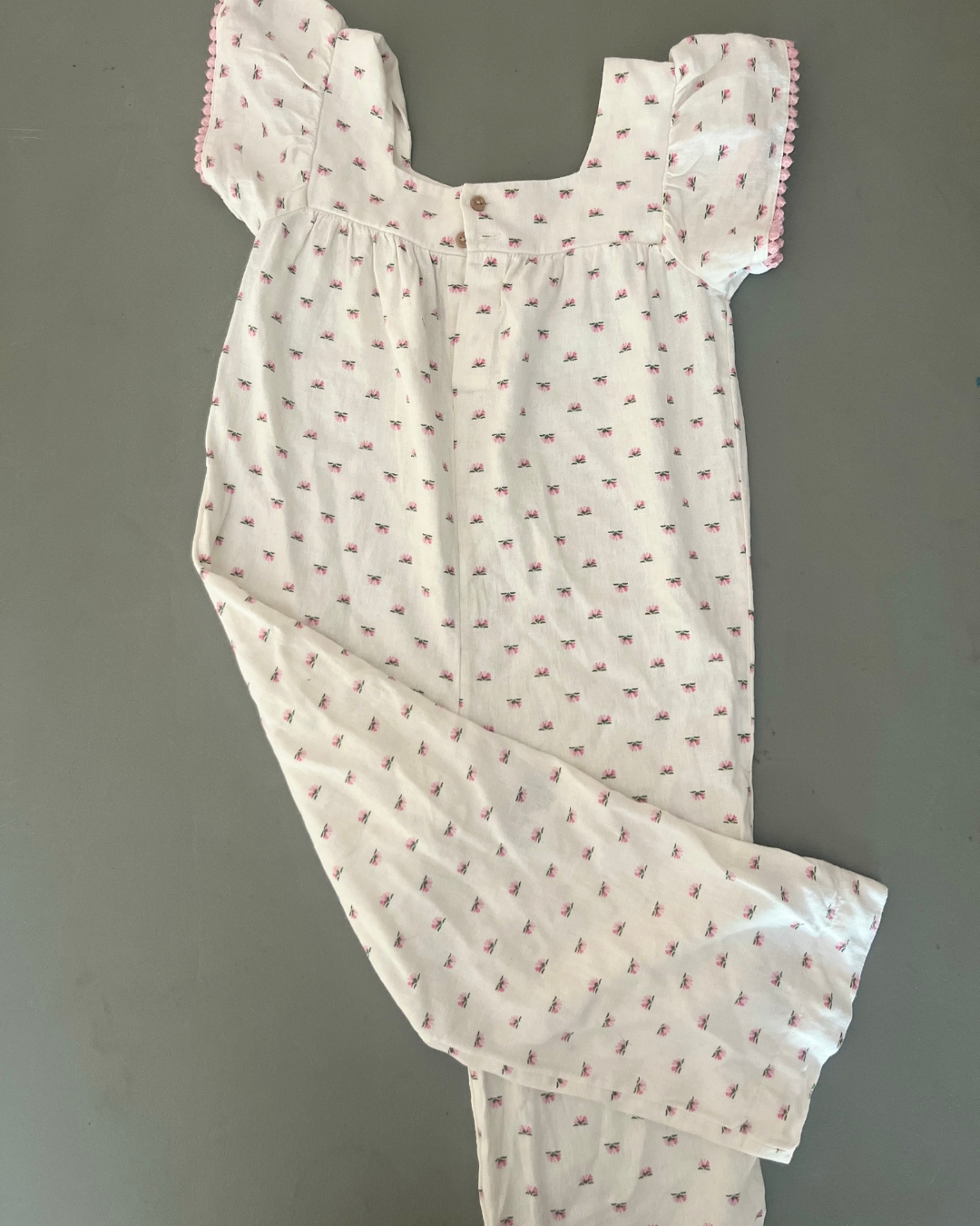Old Navy white floral romper 5Y