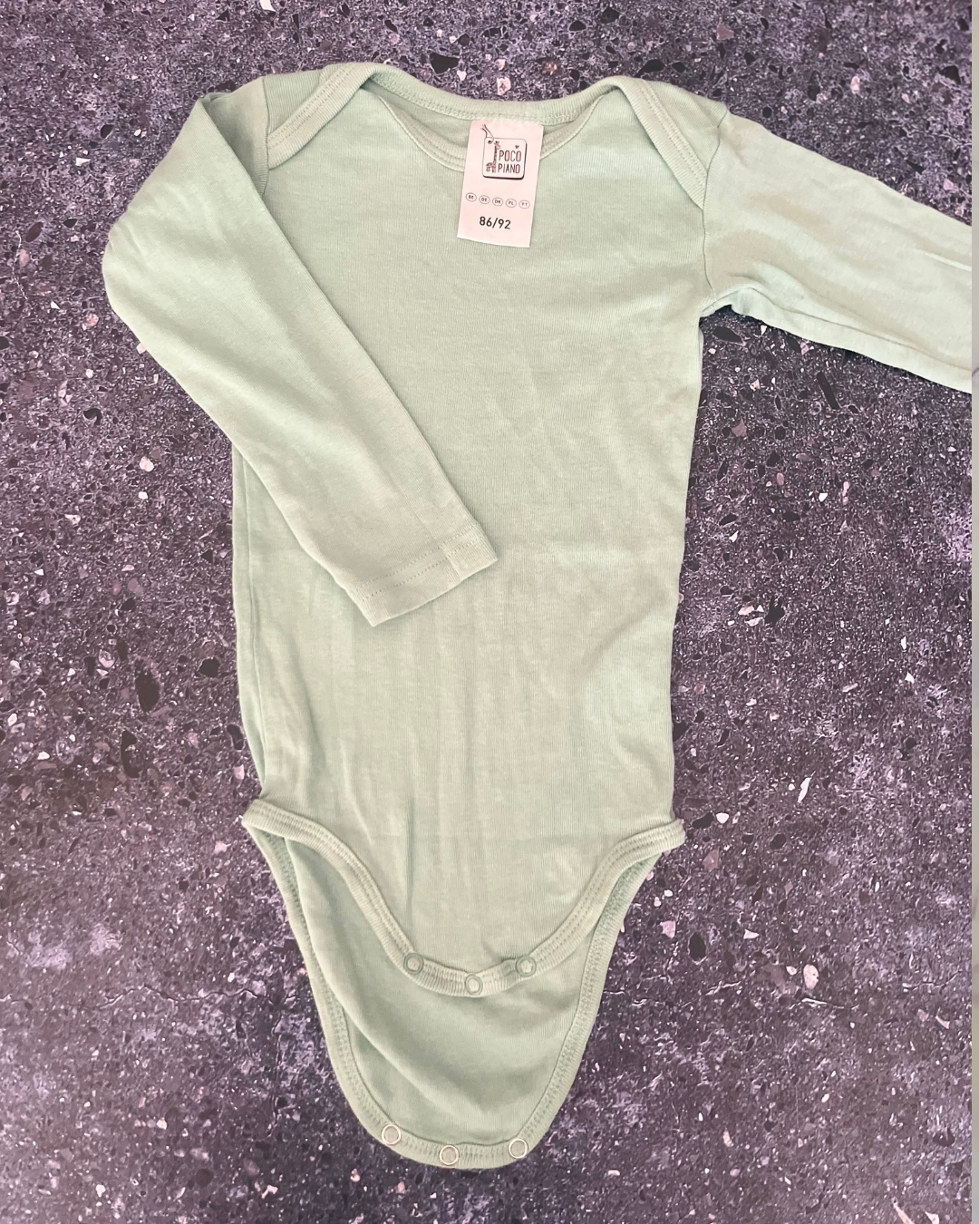 Poco Piano green baby grow 2/3Y