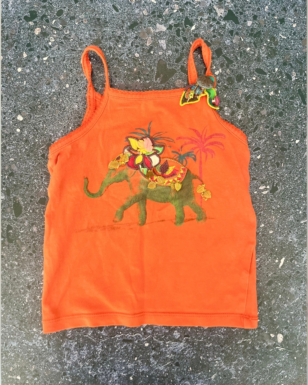 DP orange elephant top 3M