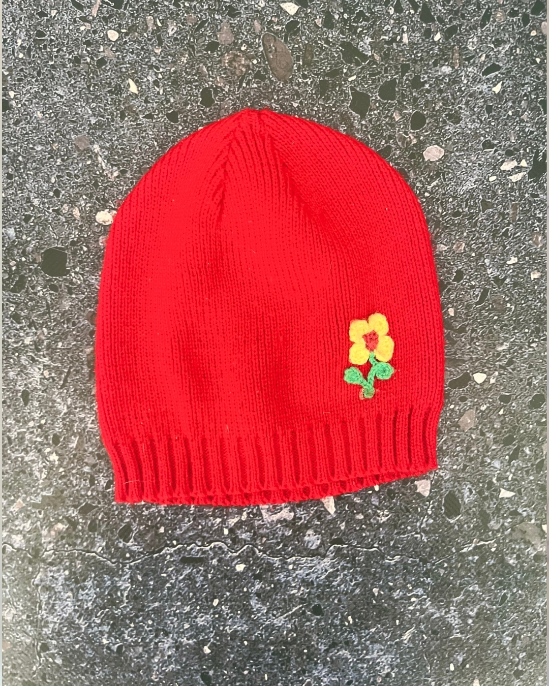 Qtee red beanie One Size