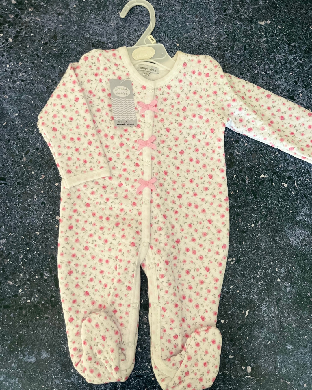 *NEW* Mothers Choice white roses onesie 6/9M