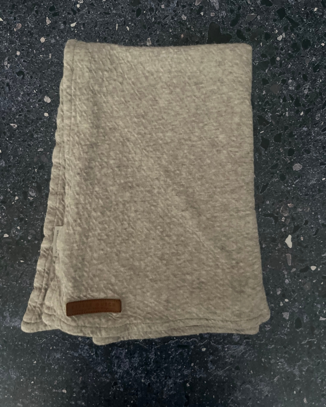 Little Dutch grey muslin