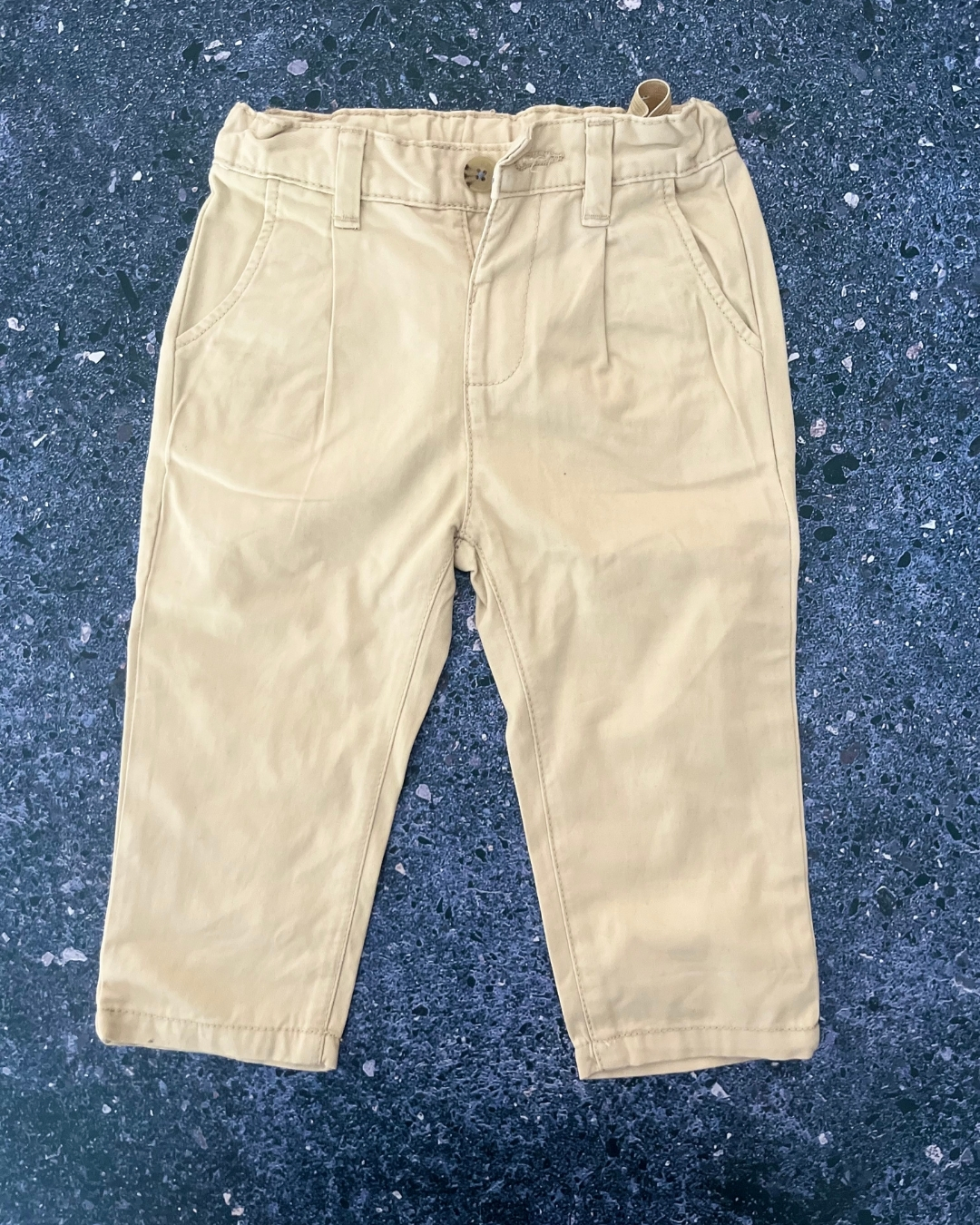 Zara khaki chinos 9/12M