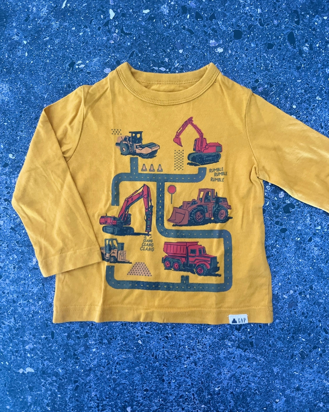 Gap yellow diggers long sleeve T-shirt 12/18M