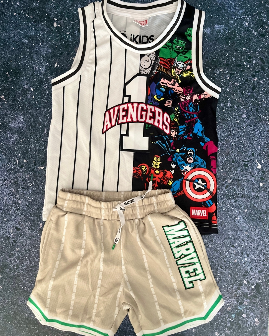 Cotton On Avengers basketball vest and shorts 3Y