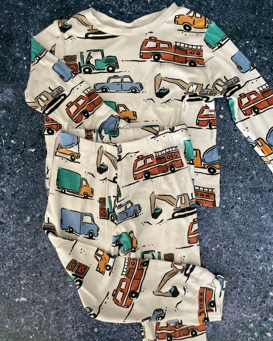 H&M white cars pajama set 2/4Y