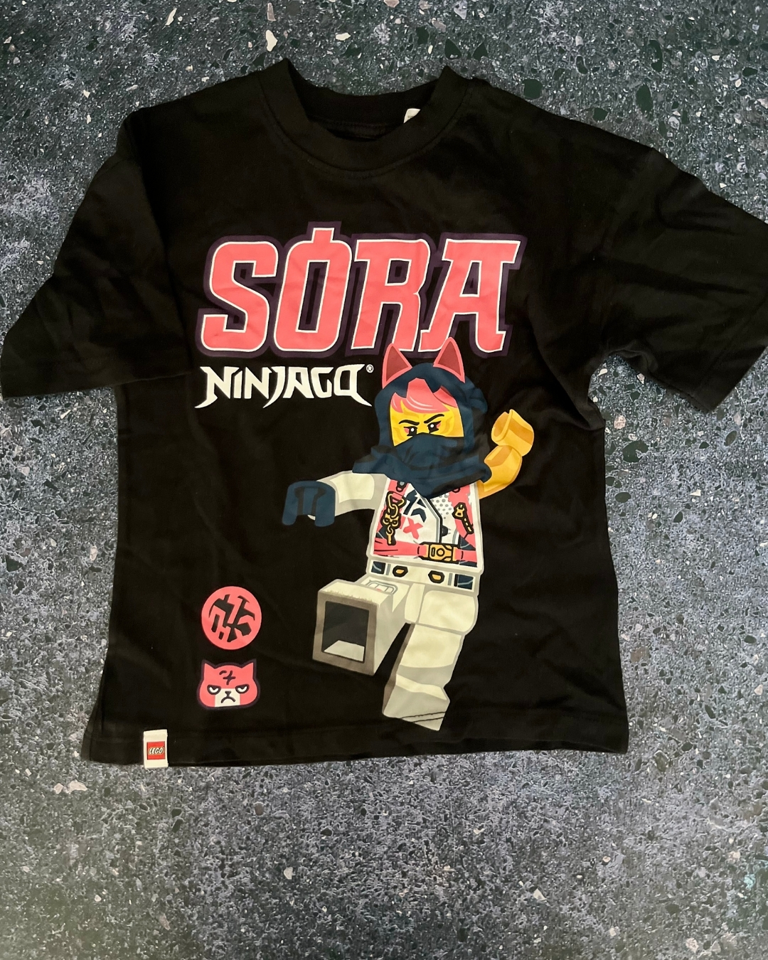 H&M black Ninjago T shirt 2/4Y