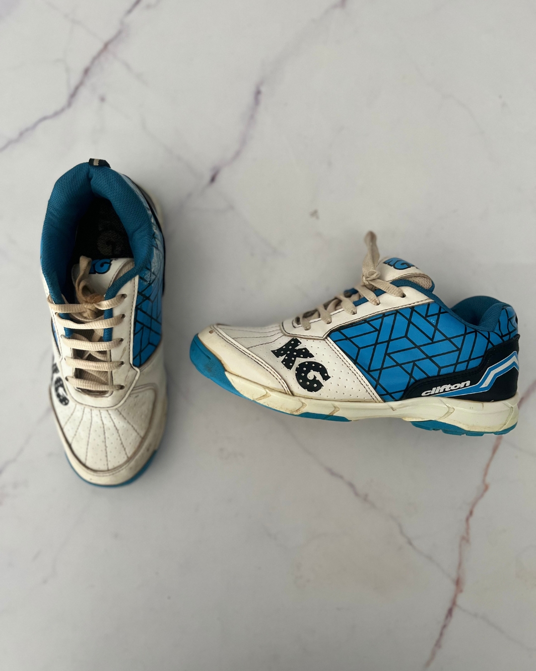 KG Clifton sports shoes Size 5 Adult