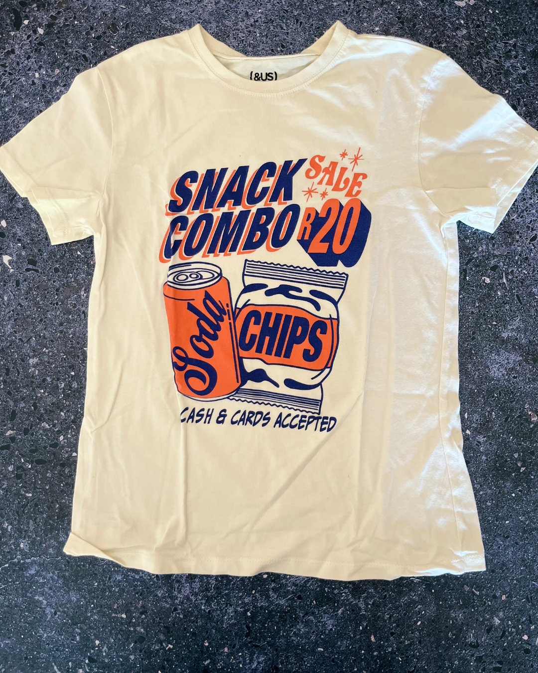 &US beige Snack Combo T-shirt 11Y