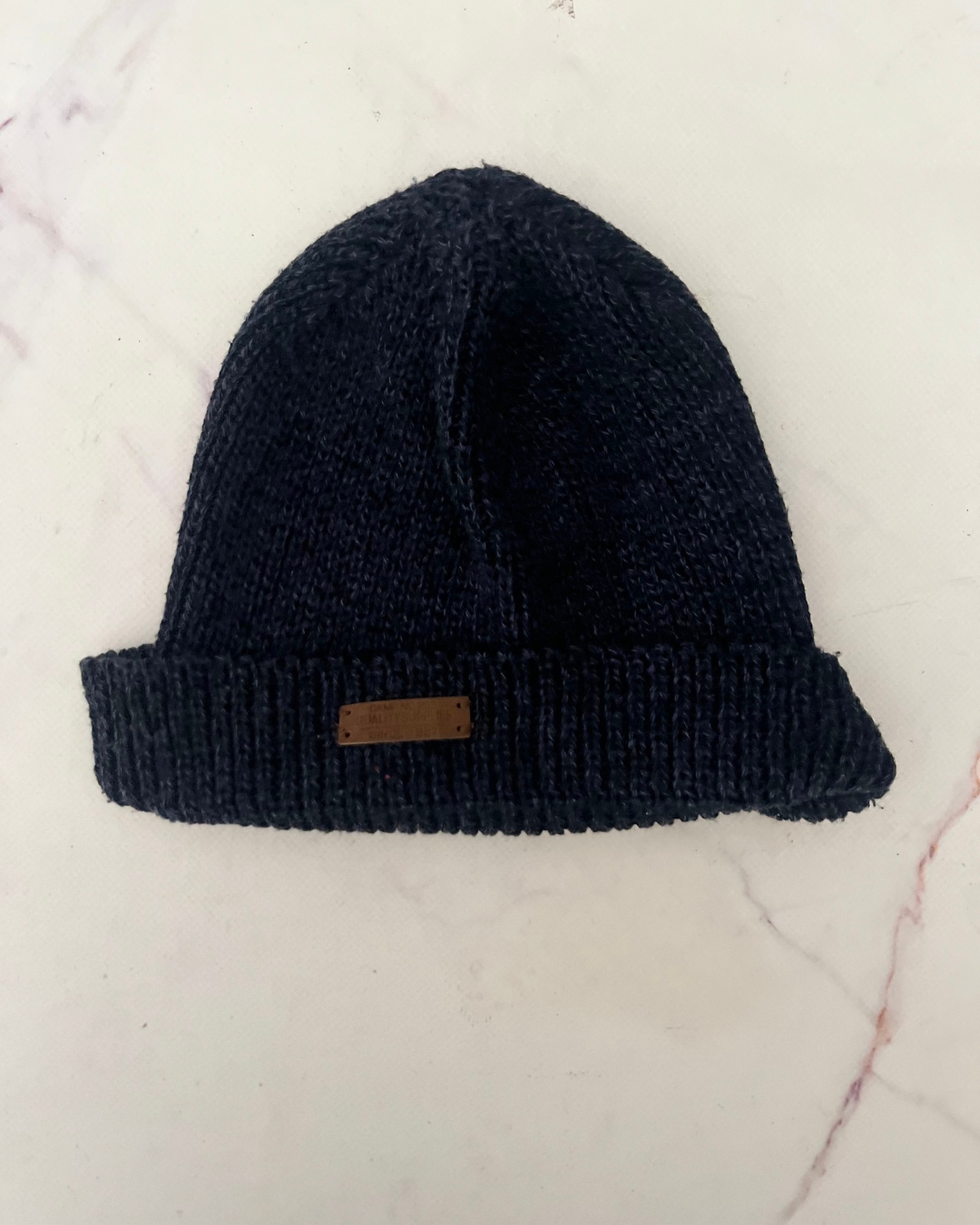 Woolworths navy knitted beanie 3/5Y