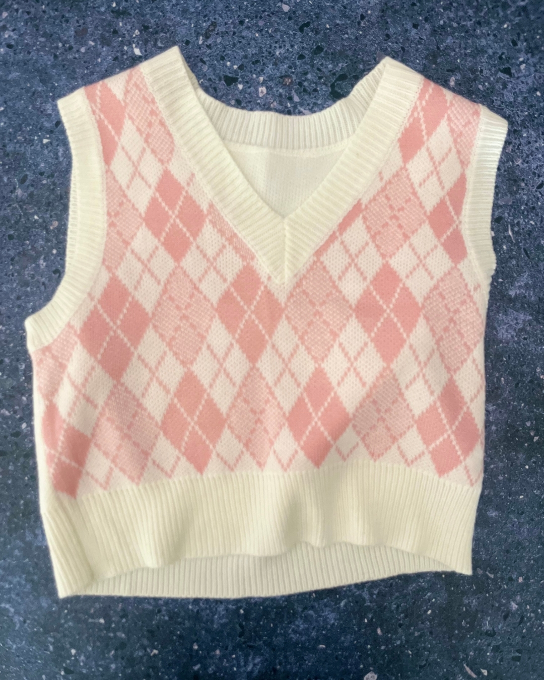 Shein pink and white diamond sleeveless sweater Small