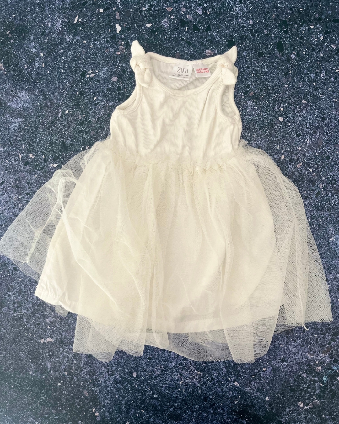 Zara white ribbed and white tulle dress 12/18M