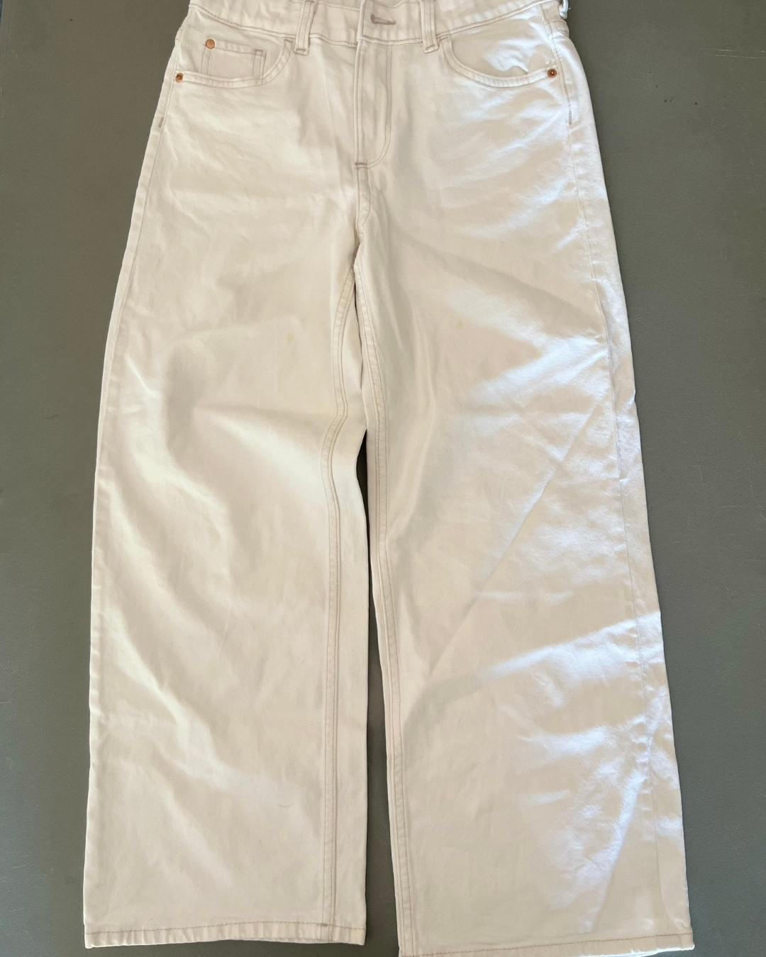H&M white loose fit adjustable waist wide leg jeans 10/11Y