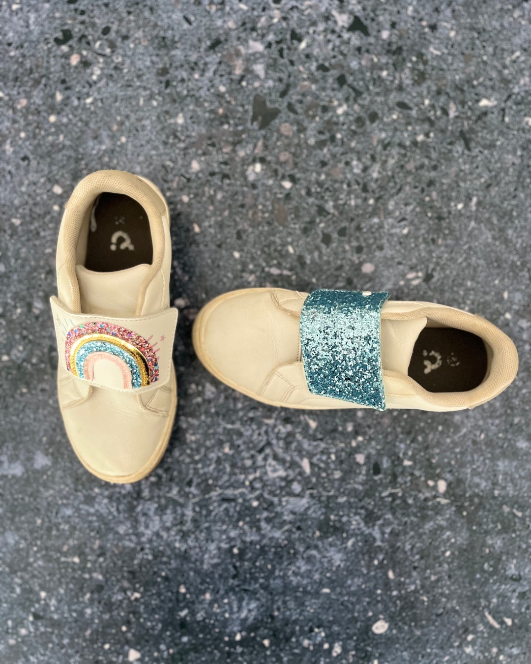 JoyJoy white shoes Size 2 Adult