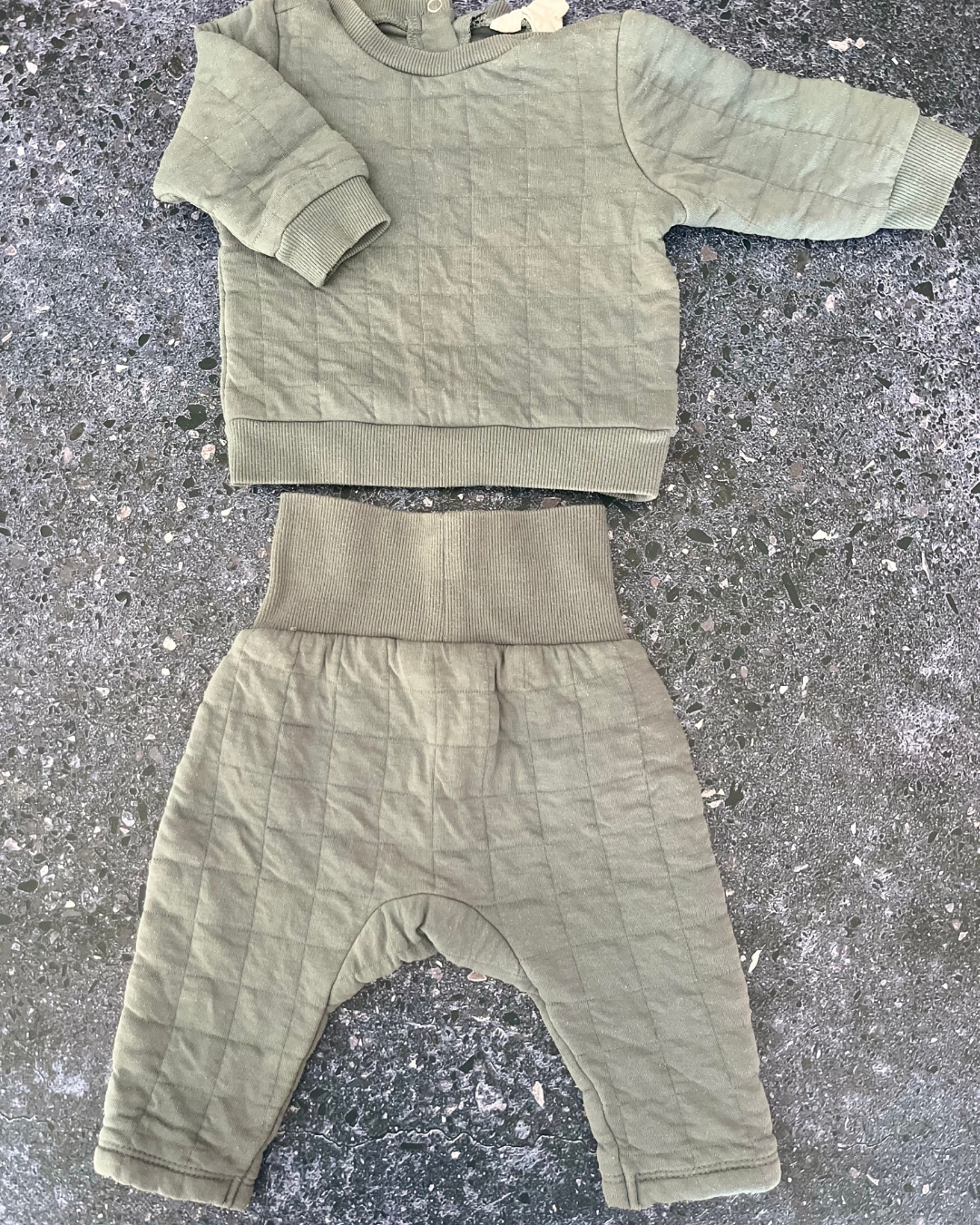 Cotton On green squared tracksuit set 3/6M
