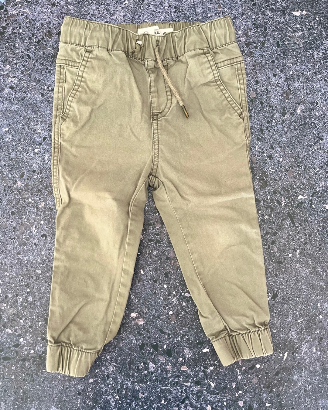 Woolworths green cargo pants 2Y
