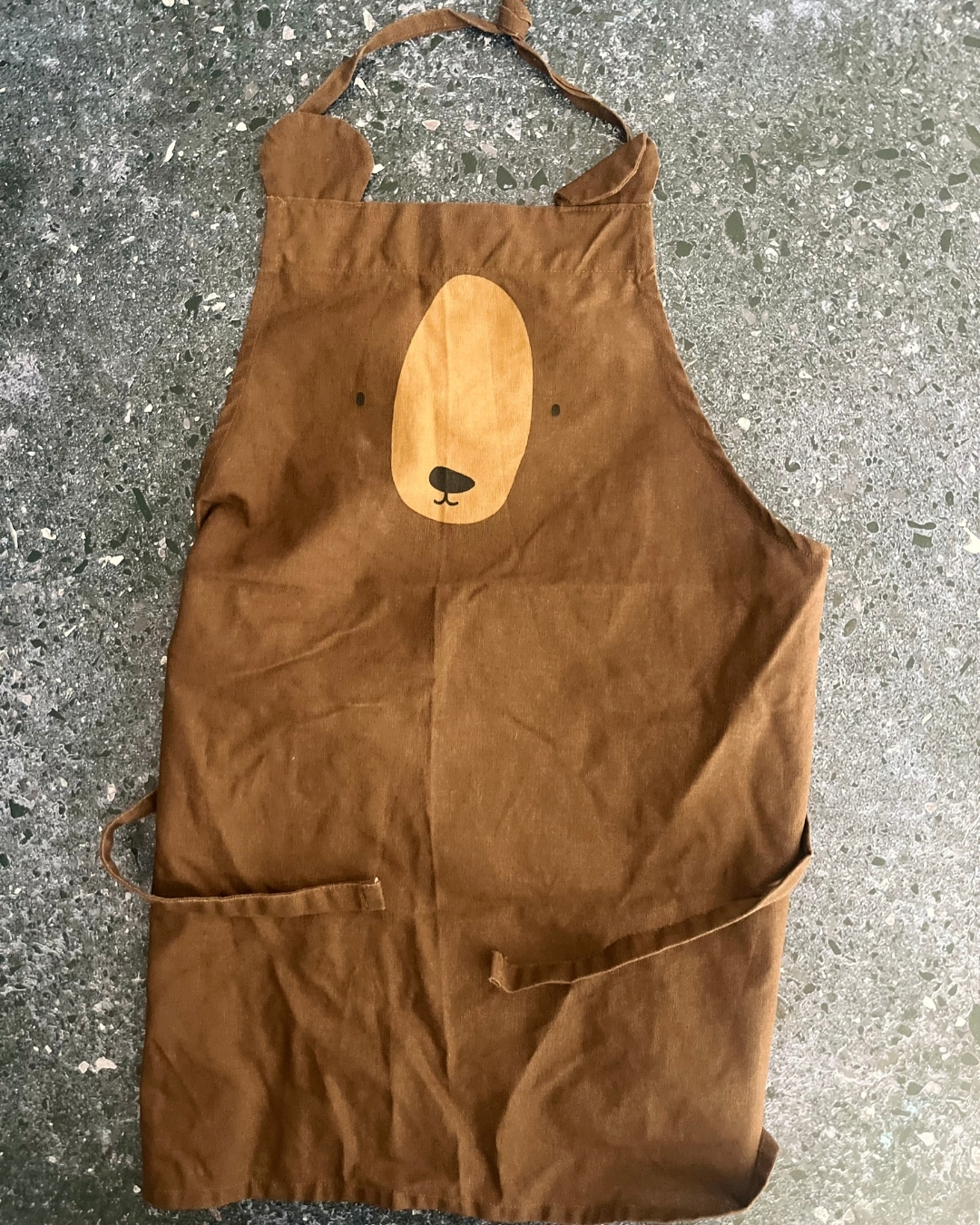 H&M brown bear apron