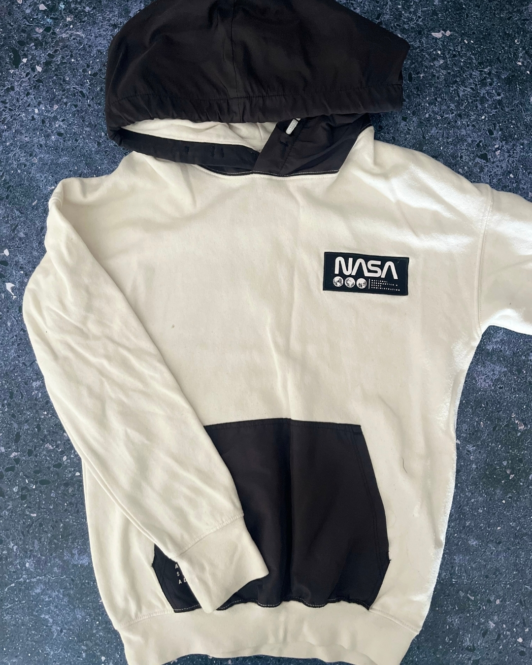 H&M white and black NASA hoodie 8/10Y