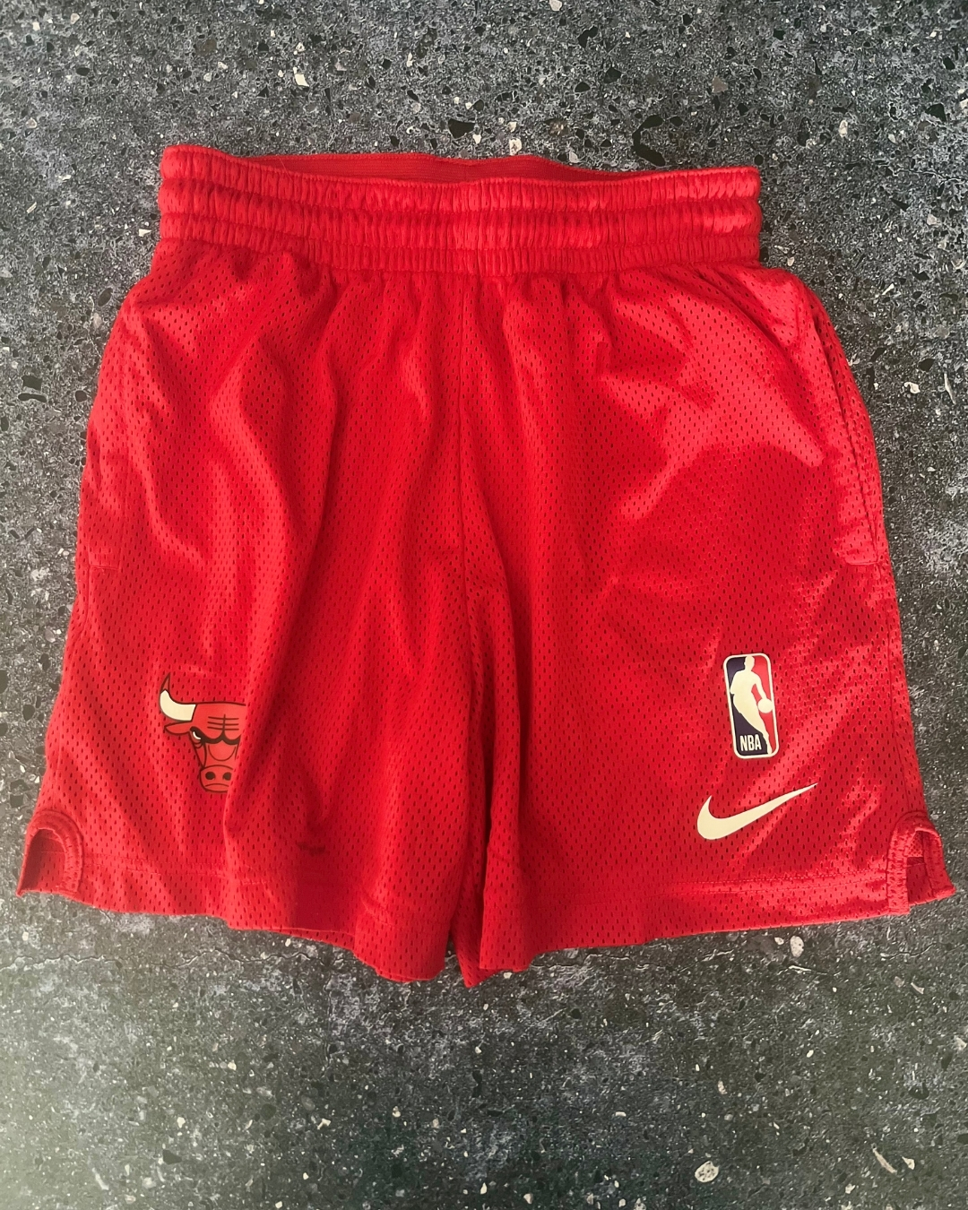 Nike red Chicago Bulls shorts Small (13Y)