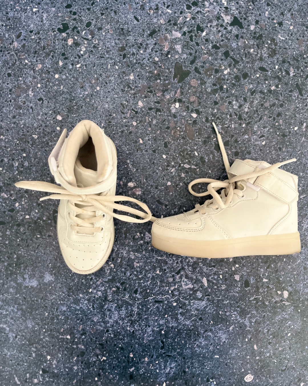 White high ankle shoes Size 9