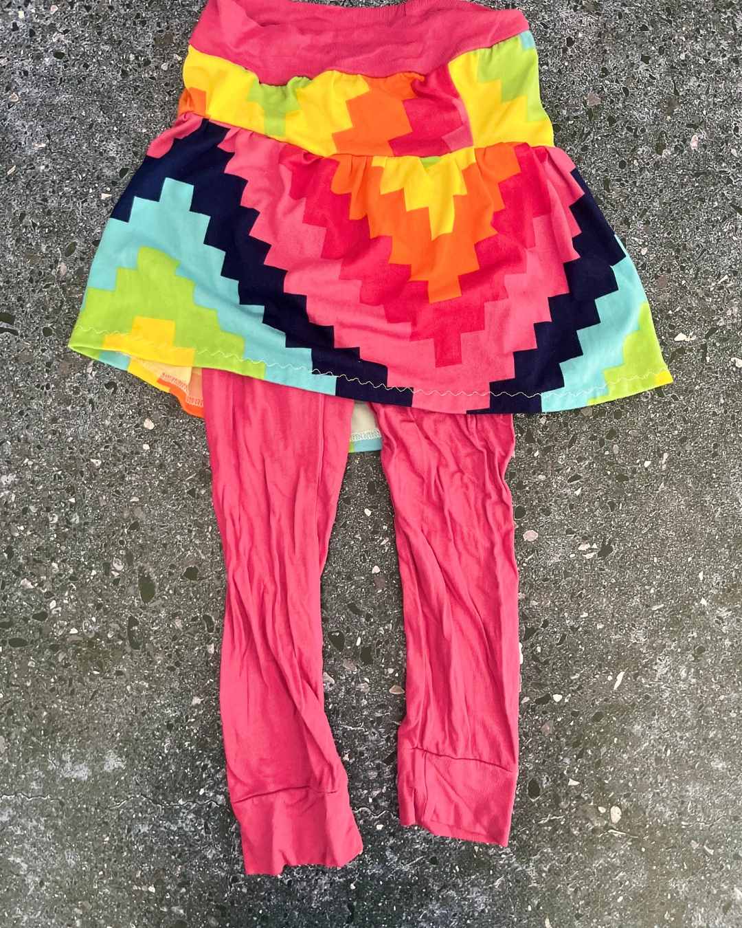 Dik Doek pink pants with skirt 4/5Y