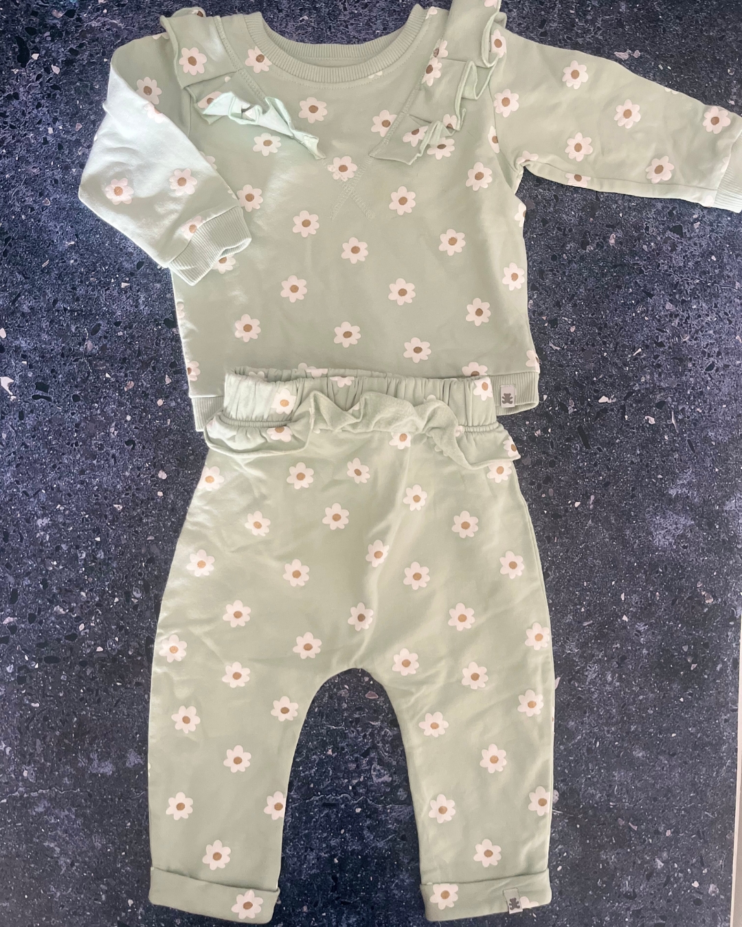 Woolworths green floral tracksuit set 6/12M