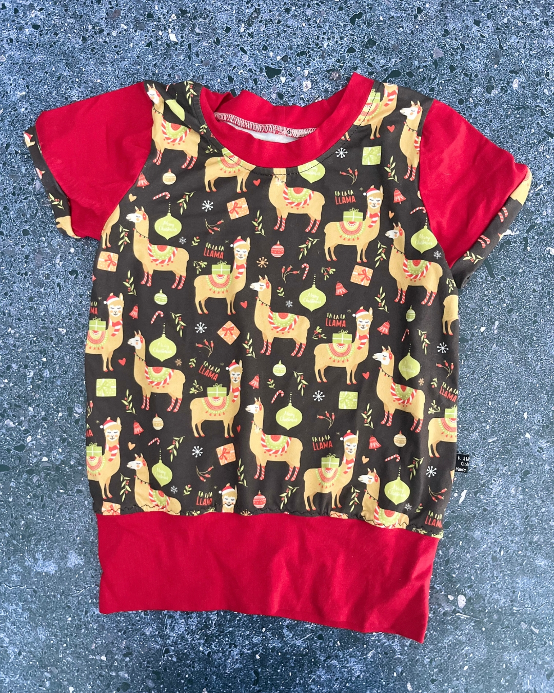 Grey and red Llama top 5/6Y