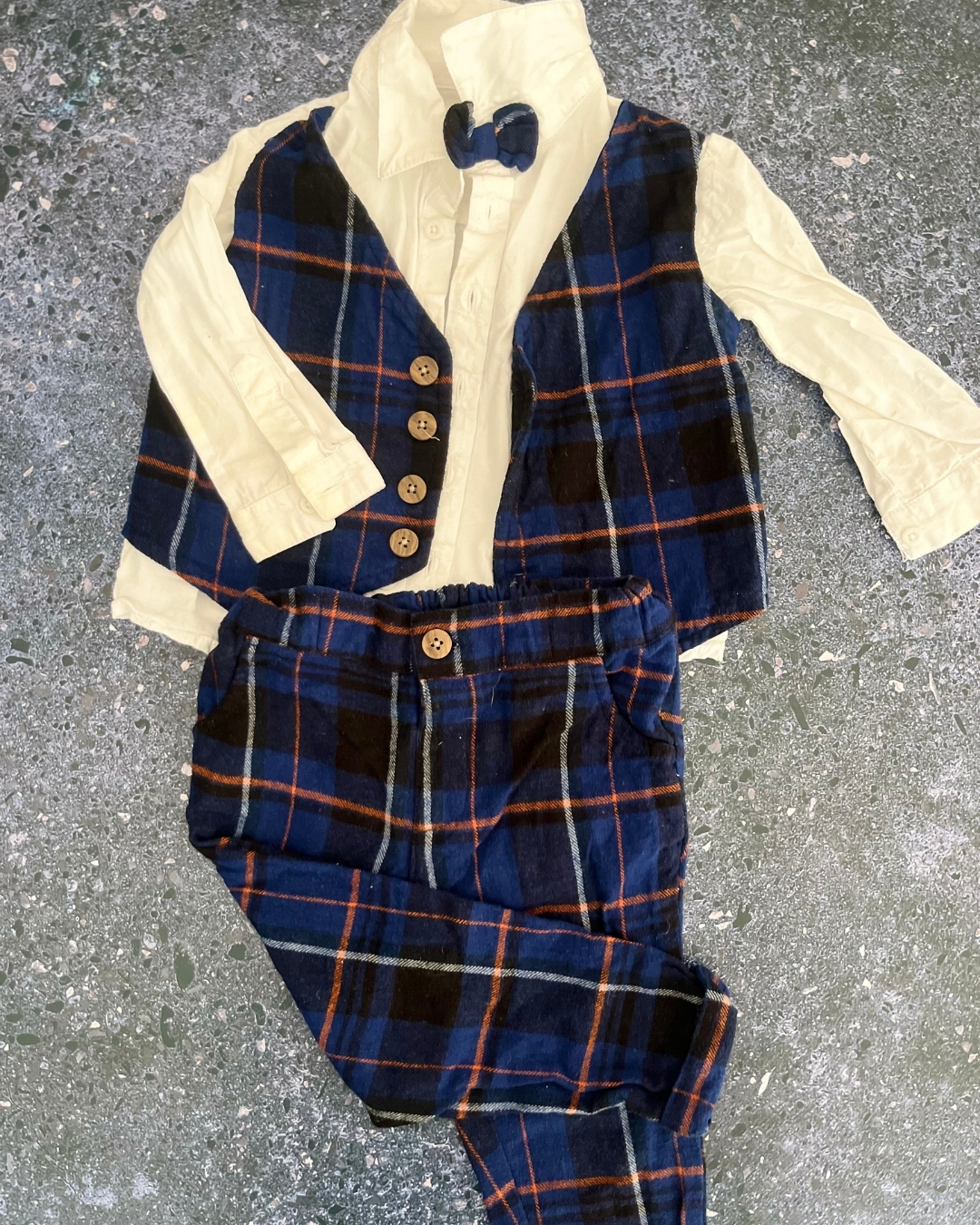 Woolworths white and tartan outfit 12/18M