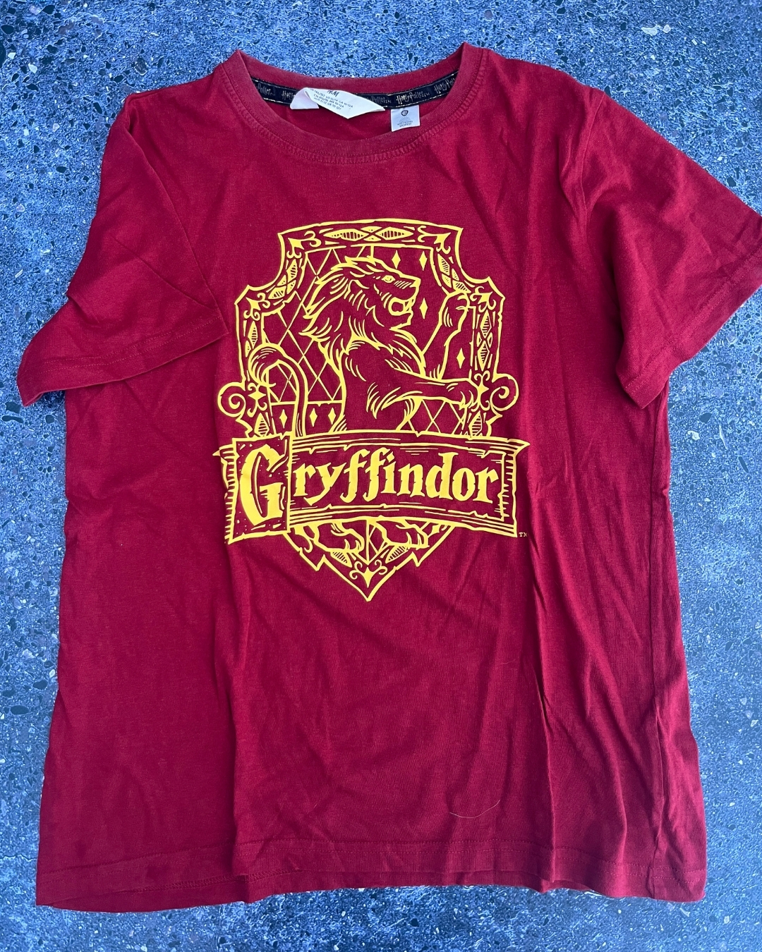 H&M red Gryffindor T-shirt 10/12Y
