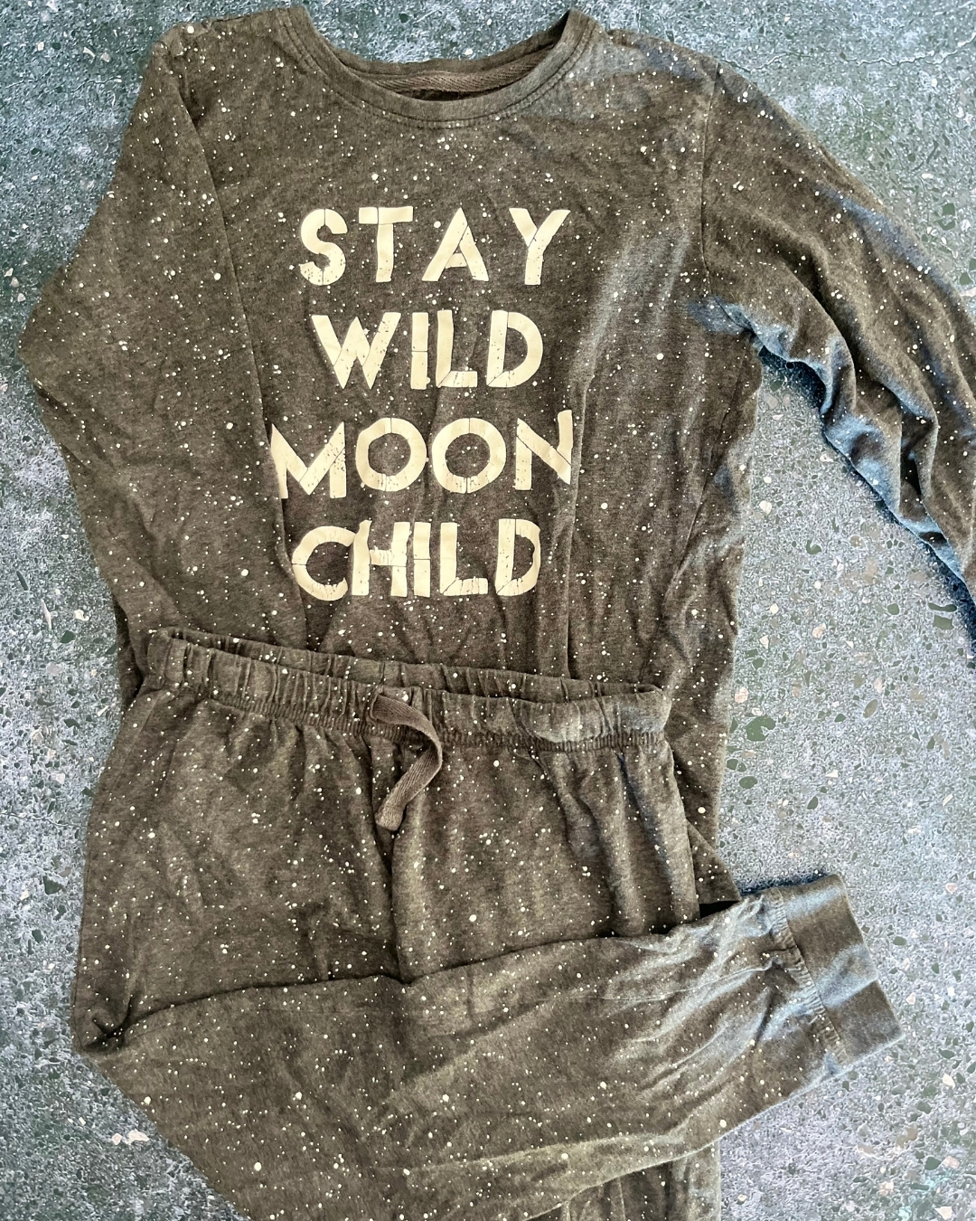 Obaibi grey polka dot Stay Wild pajama set 9/10Y