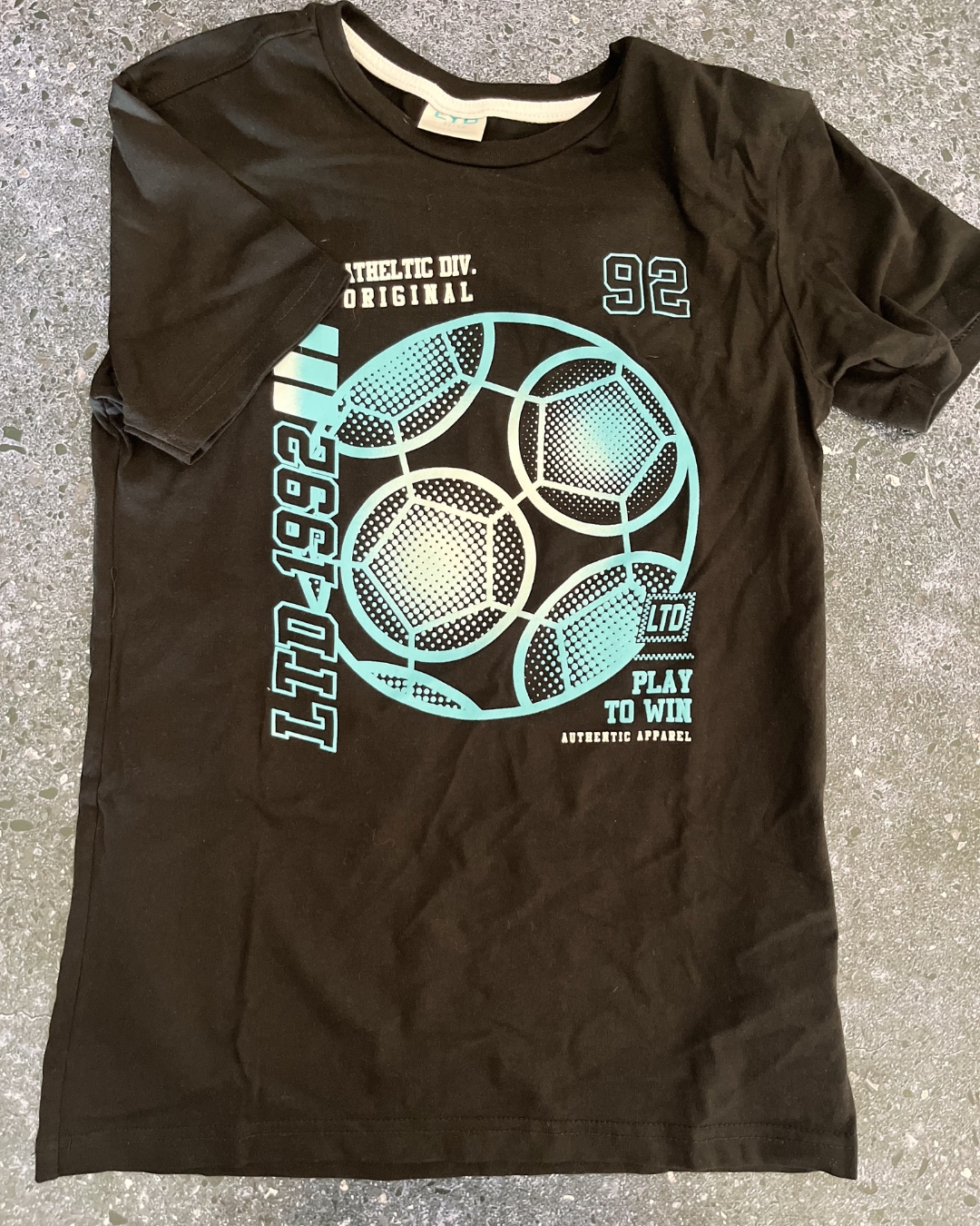 LTD black soccer T-shirt 11/12Y