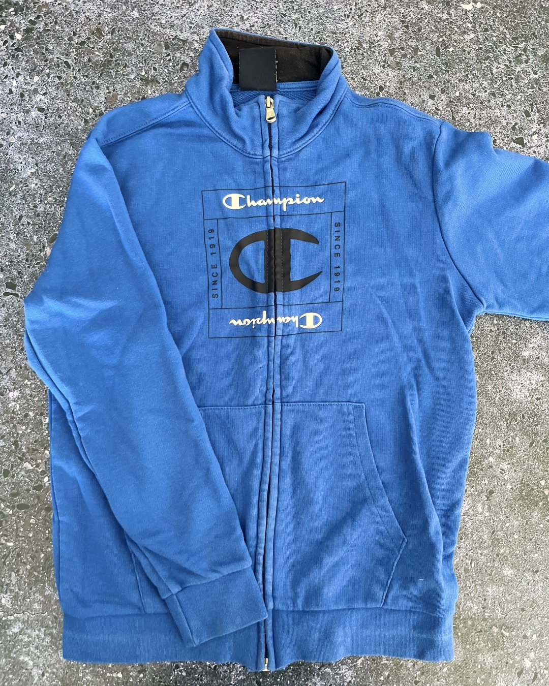 Champion blue zipped sweater 9/10Y