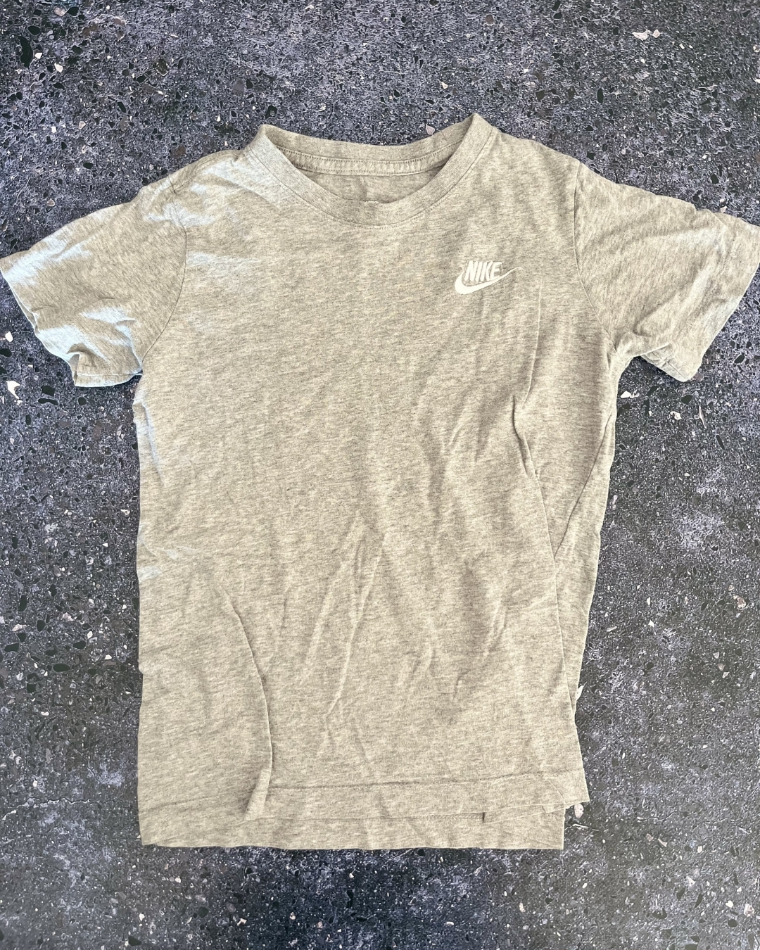 Nike grey T-shirt 8/10Y