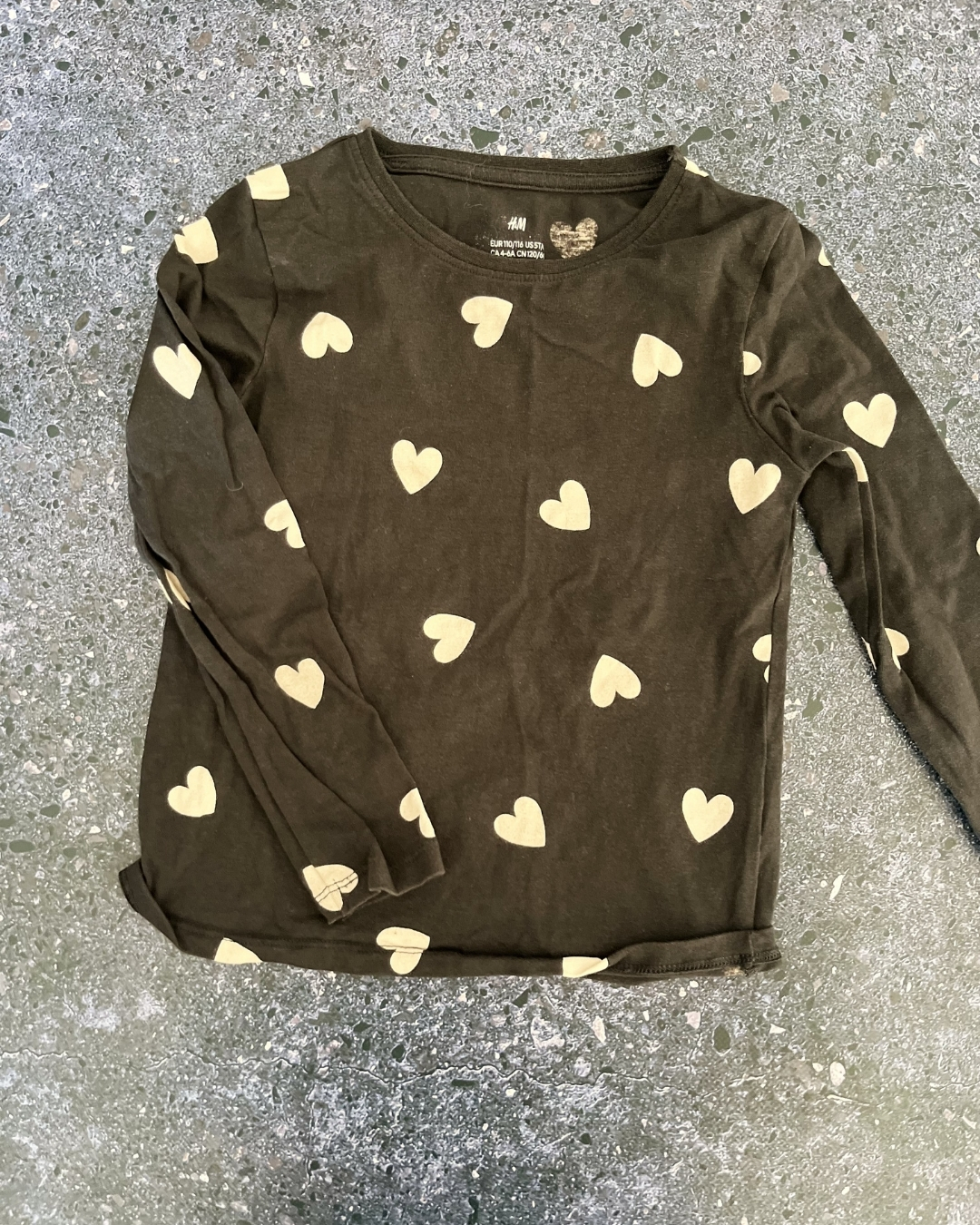 H&M black hearts long sleeve top 4/6Y