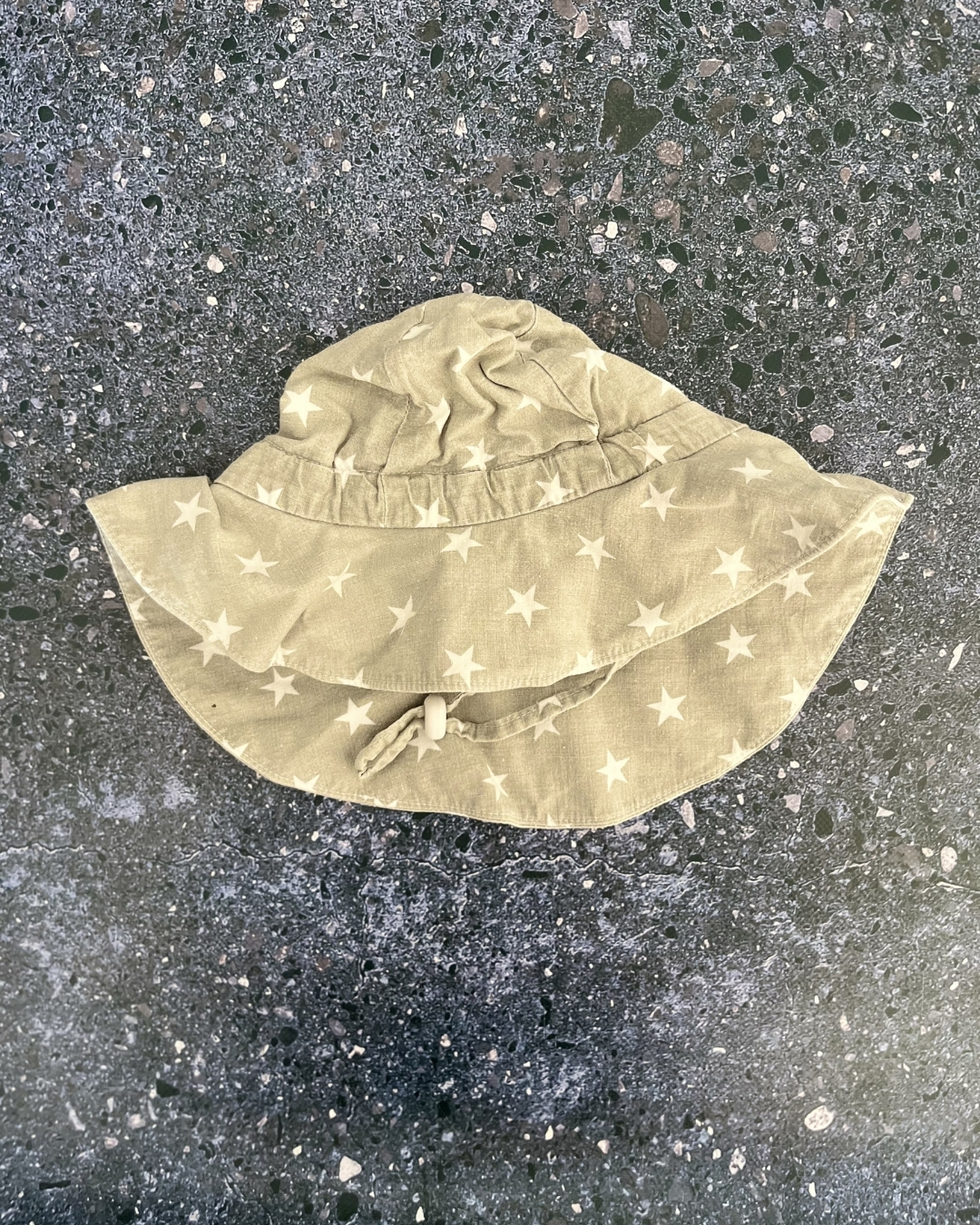 Grey stars hat 3Y
