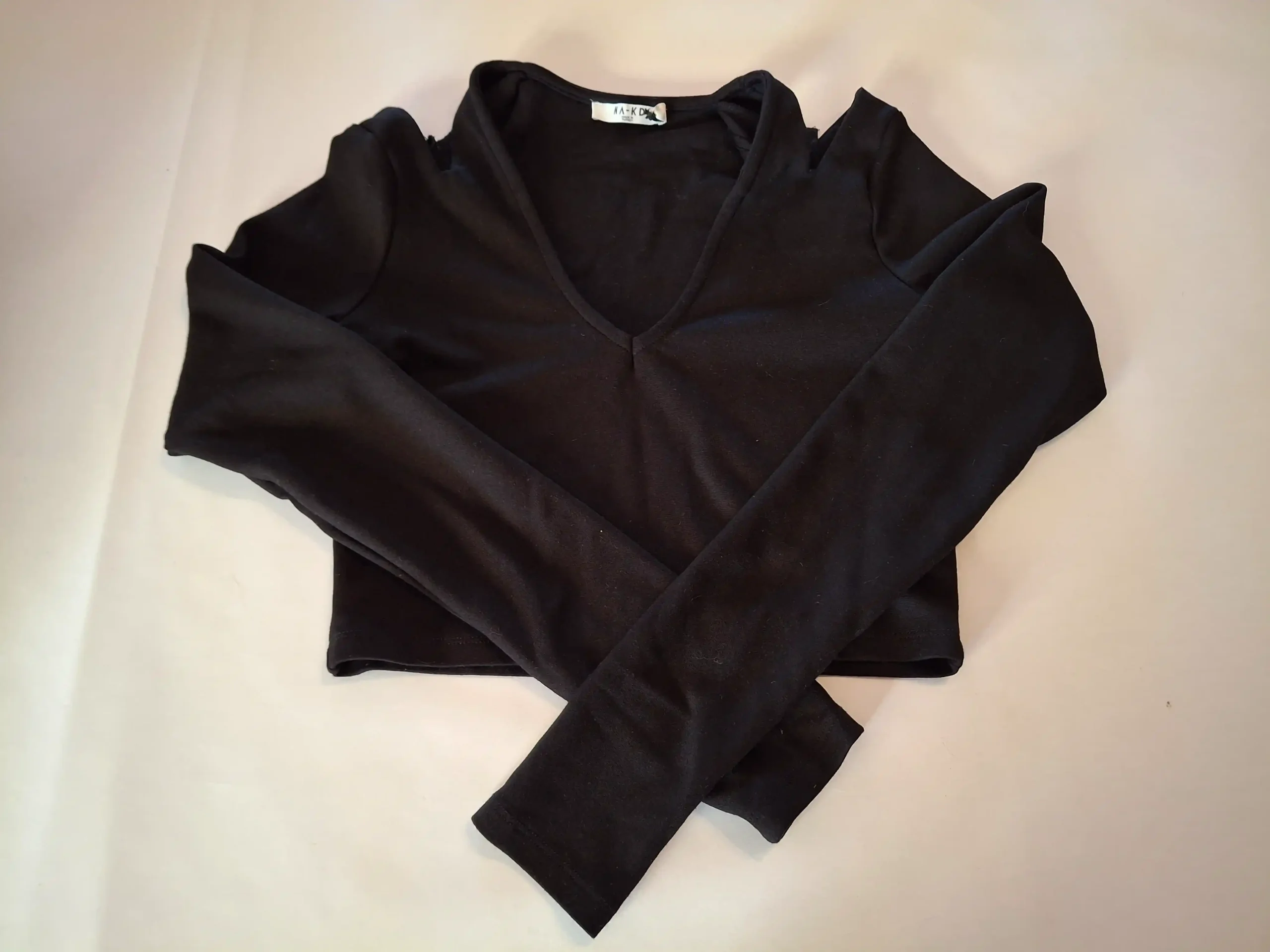 Long sleeved black cropped top size M